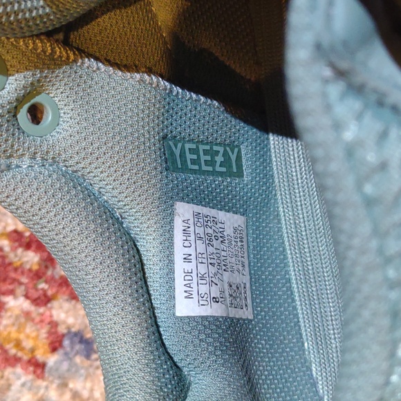 Adidas Yeezy Boost 700 - Picture 6 of 7